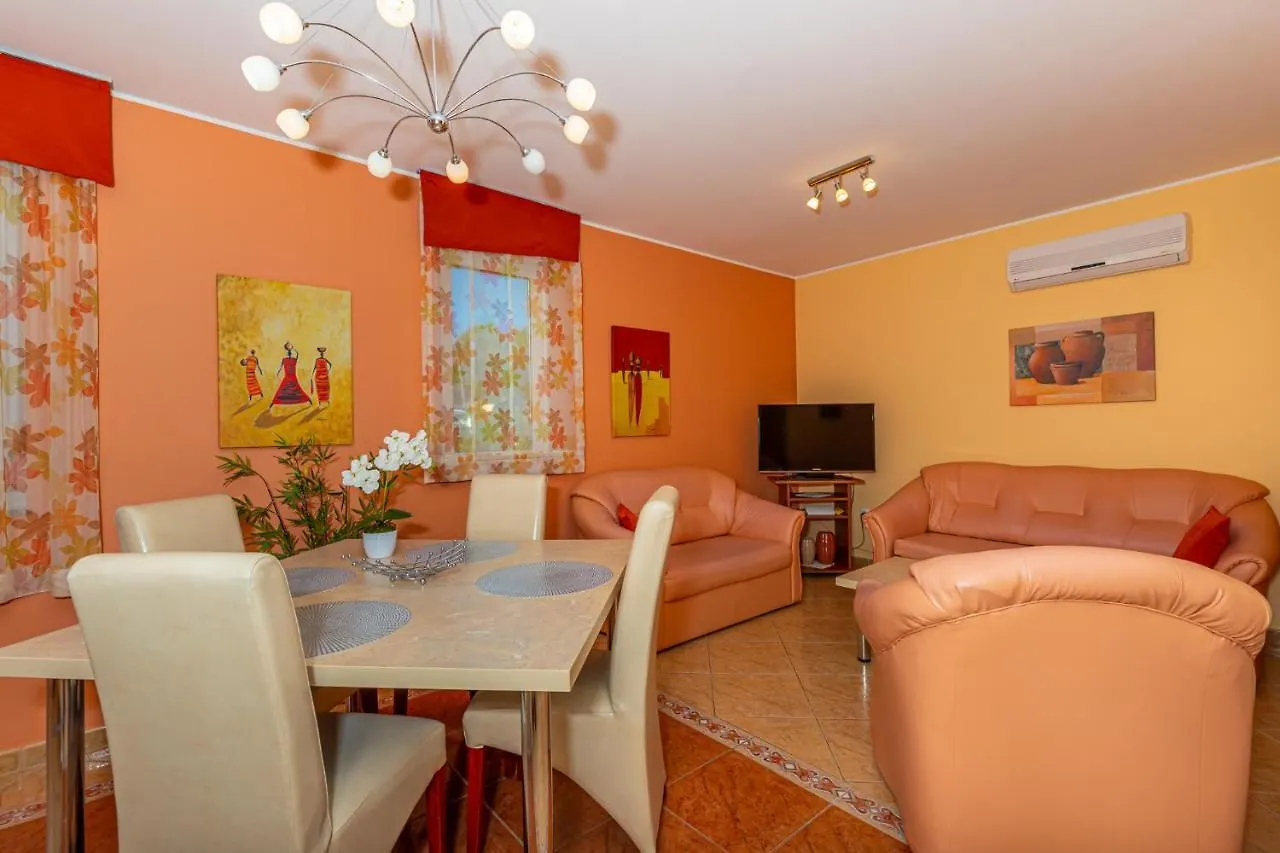 Apartment In Dramalj 41531