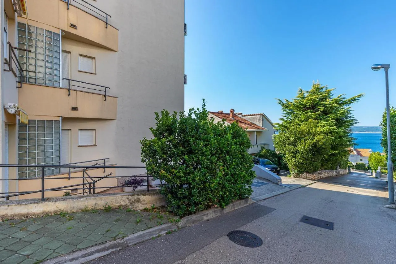 Apartment In Dramalj 41531