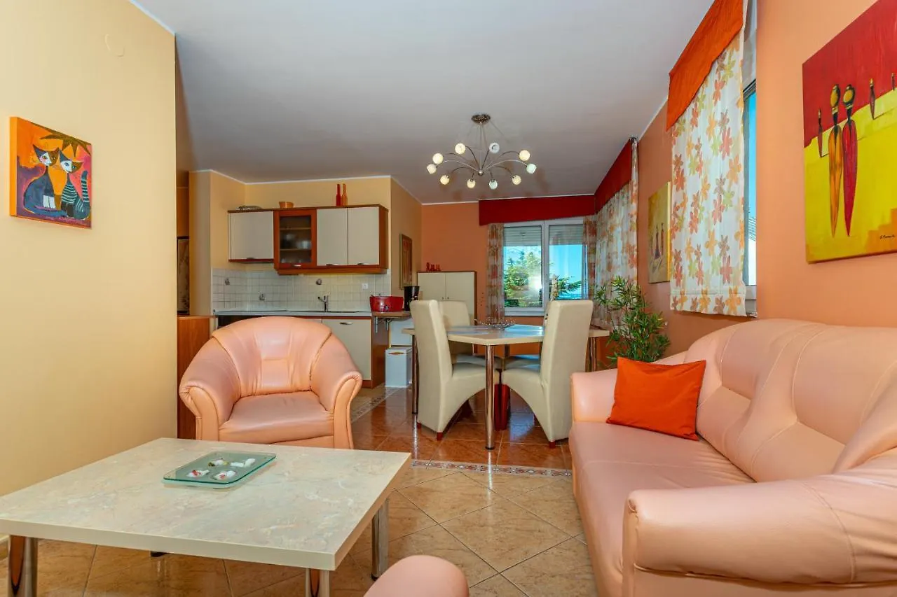 Apartment In Dramalj 41531
