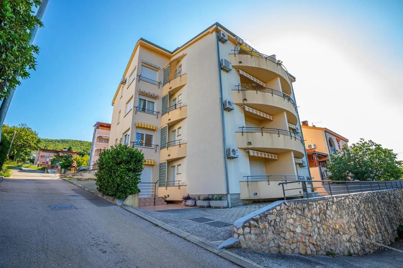 Apartment In Dramalj 41531