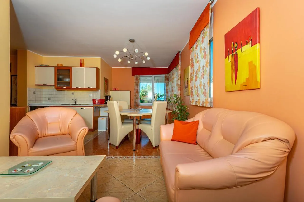 Apartment In Dramalj 41531